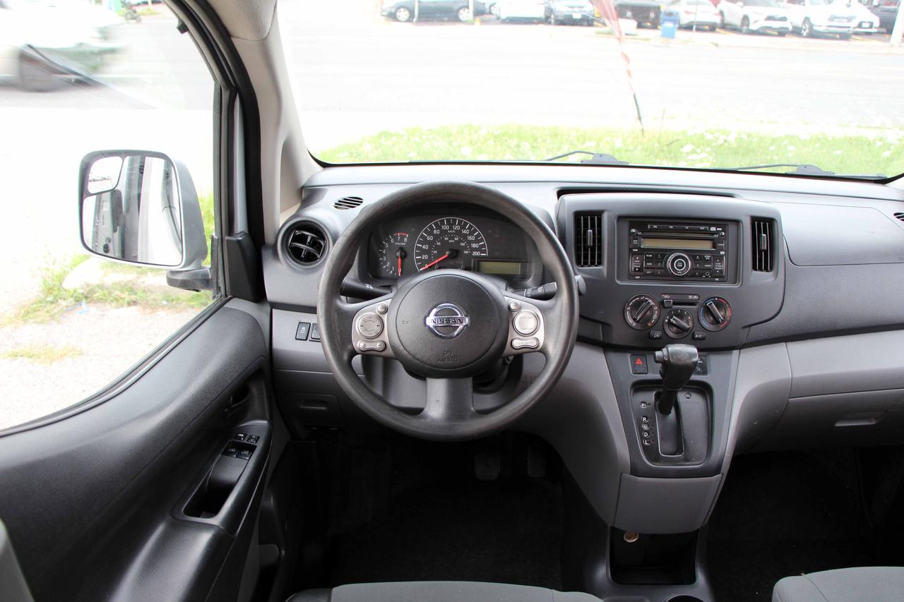 2013 Nissan NV200 SV Photo
