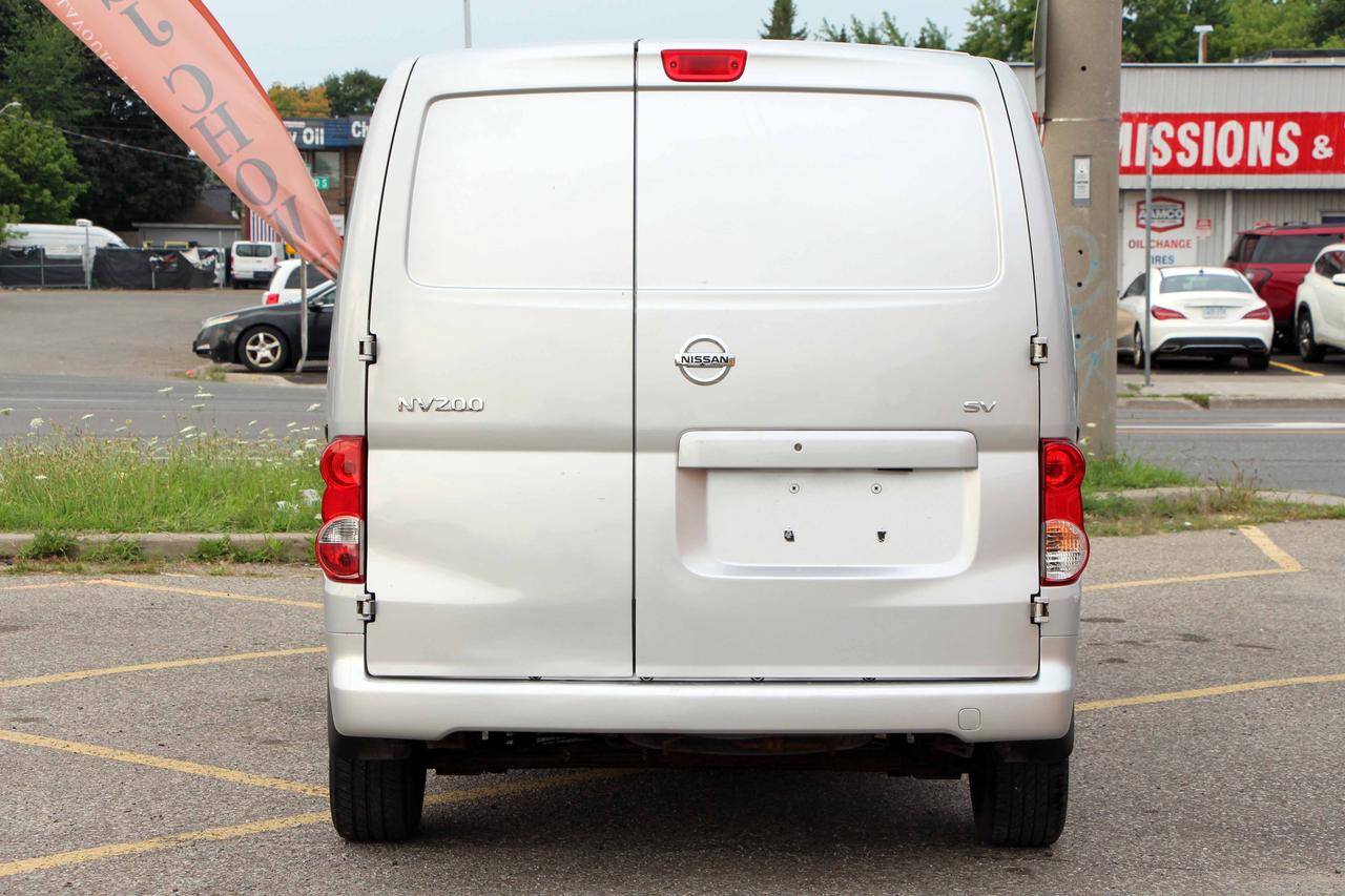 2013 Nissan NV200 SV Photo