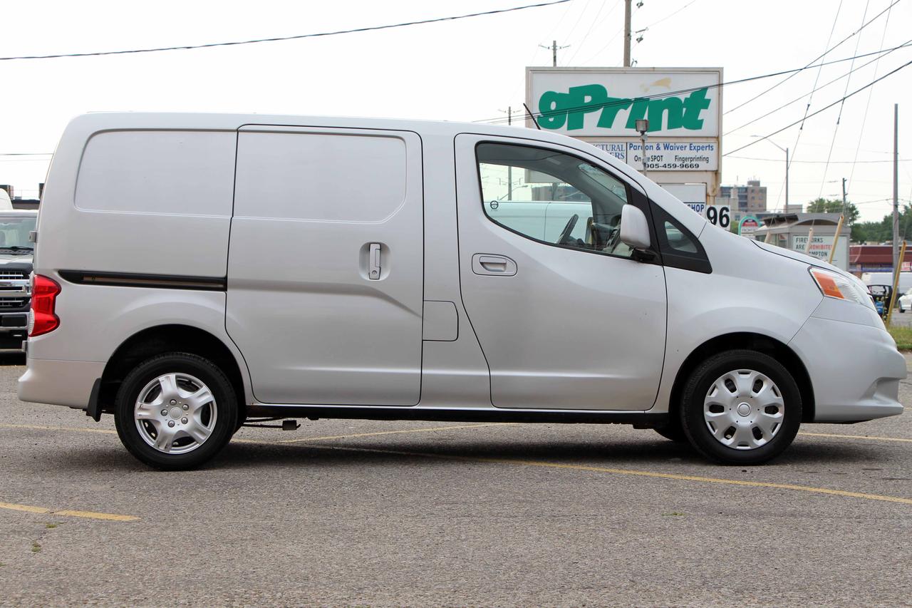 2013 Nissan NV200 SV Photo