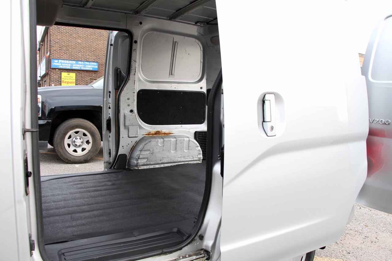 2013 Nissan NV200 SV Photo