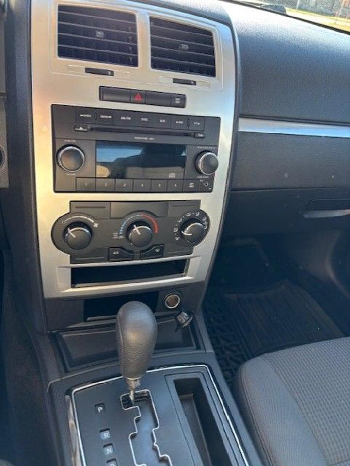 2010 Dodge Charger SE Photo