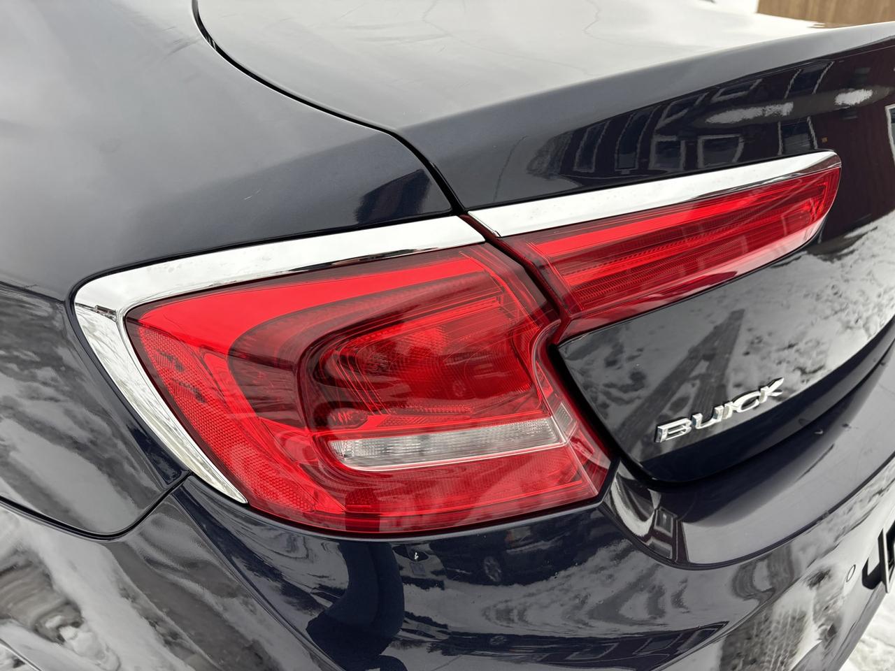 2017 Buick LaCrosse Preferred Photo