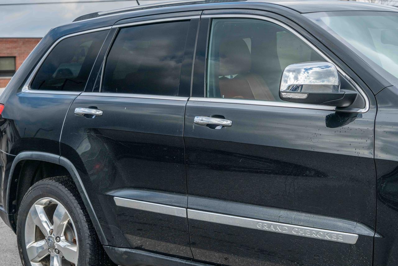 2012 Jeep Grand Cherokee Overland Photo