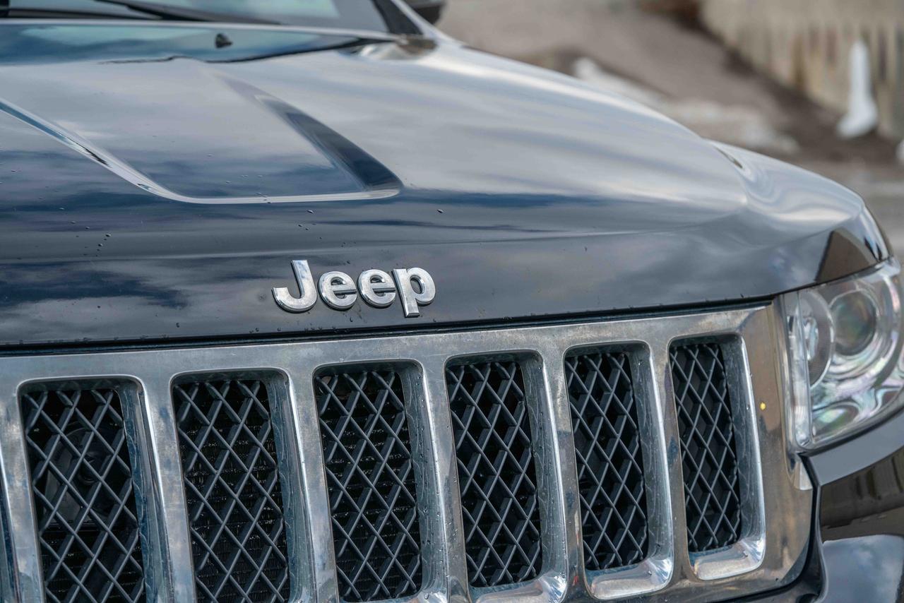 2012 Jeep Grand Cherokee Overland Photo