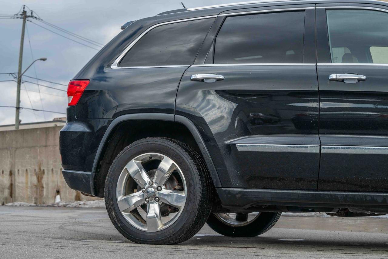 2012 Jeep Grand Cherokee Overland Photo