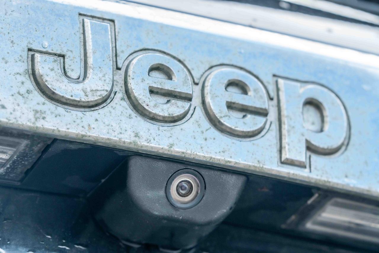2012 Jeep Grand Cherokee Overland Photo