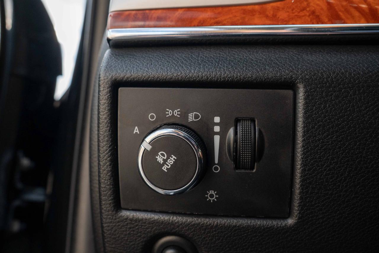 2012 Jeep Grand Cherokee Overland Photo