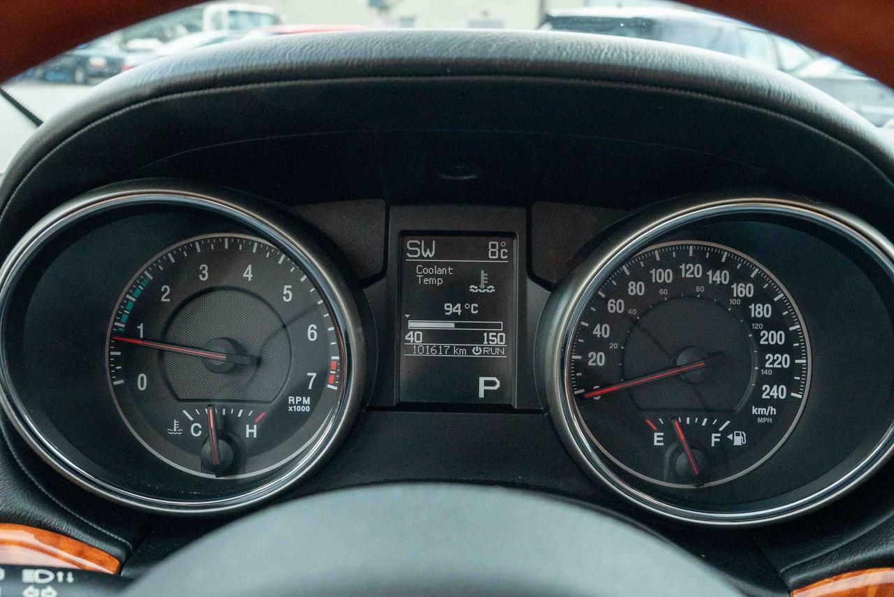 2012 Jeep Grand Cherokee Overland Photo