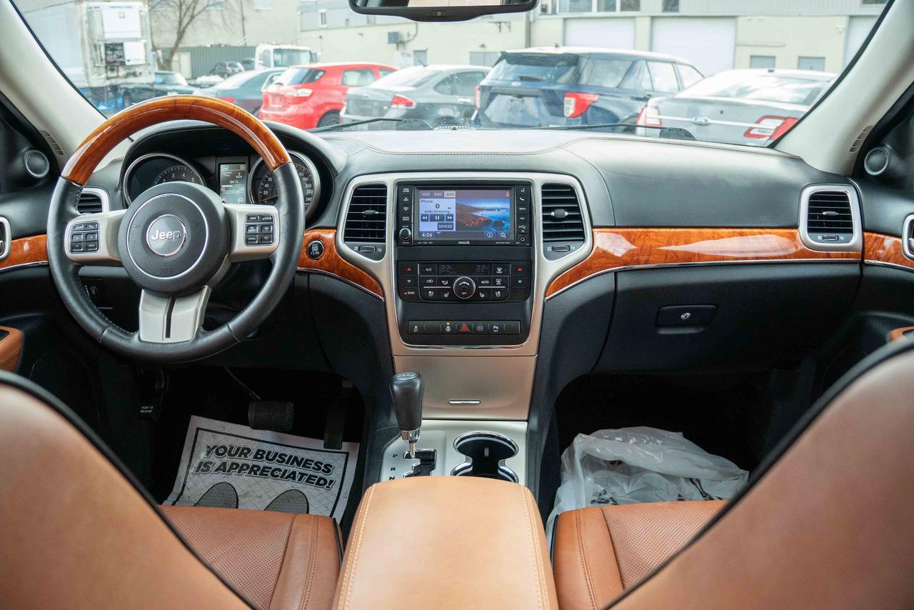 2012 Jeep Grand Cherokee Overland Photo