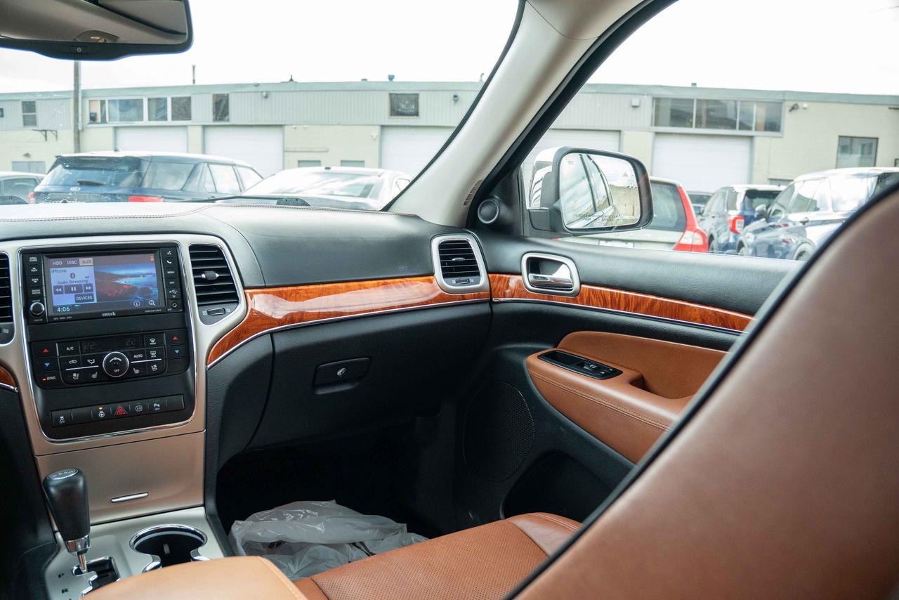 2012 Jeep Grand Cherokee Overland Photo