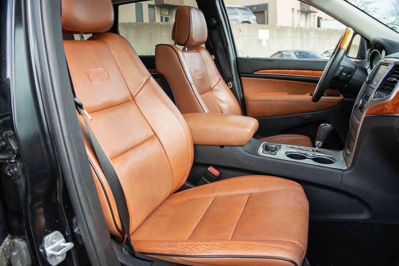 2012 Jeep Grand Cherokee Overland Photo