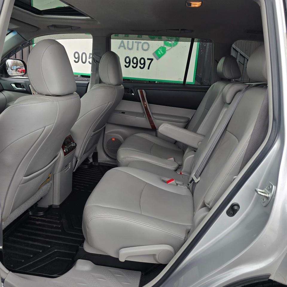 2013 Toyota Highlander 4WD 4dr Limited Photo