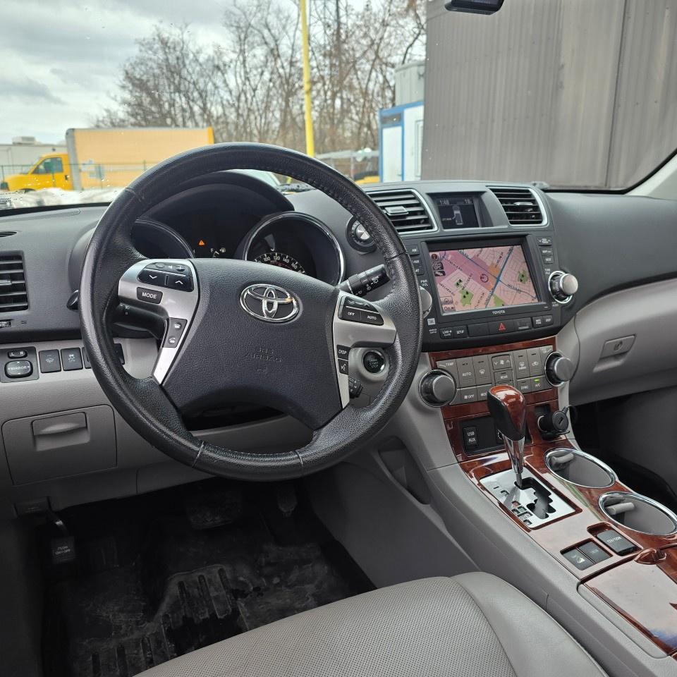 2013 Toyota Highlander 4WD 4dr Limited Photo