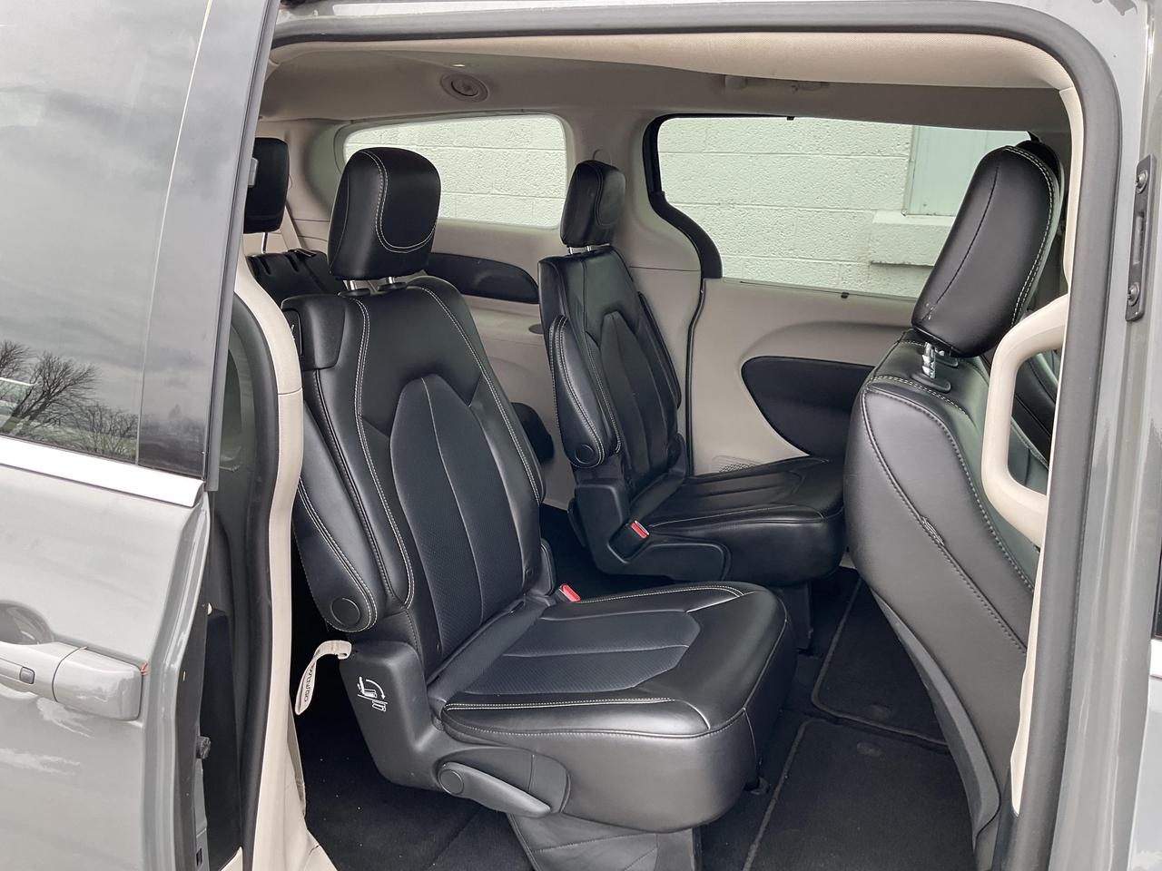 2023 Chrysler Pacifica Touring-L Front-Wheel Drive Passenger Van Photo