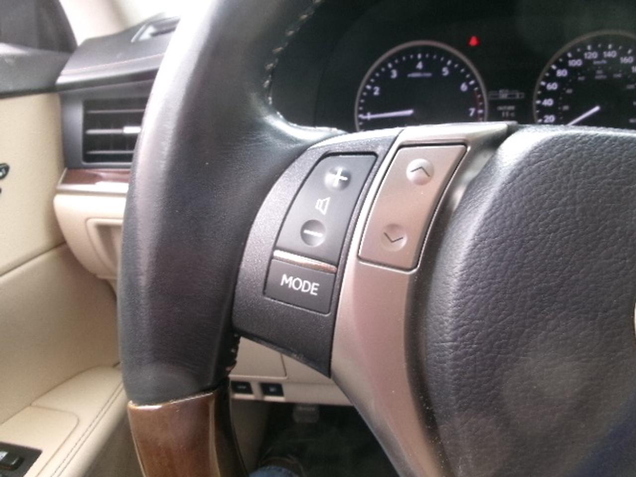 2013 Lexus ES Base Photo