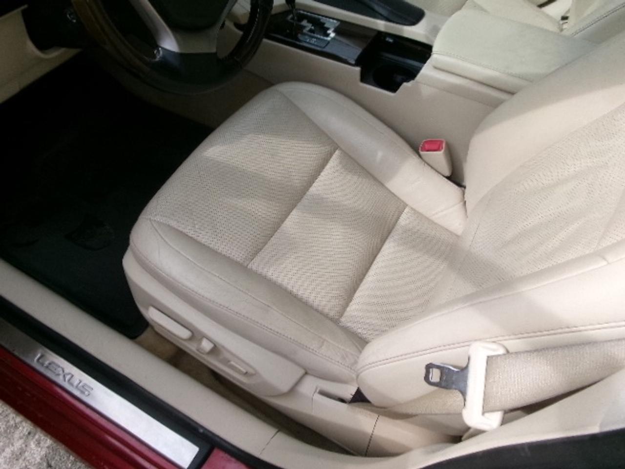 2013 Lexus ES Base Photo