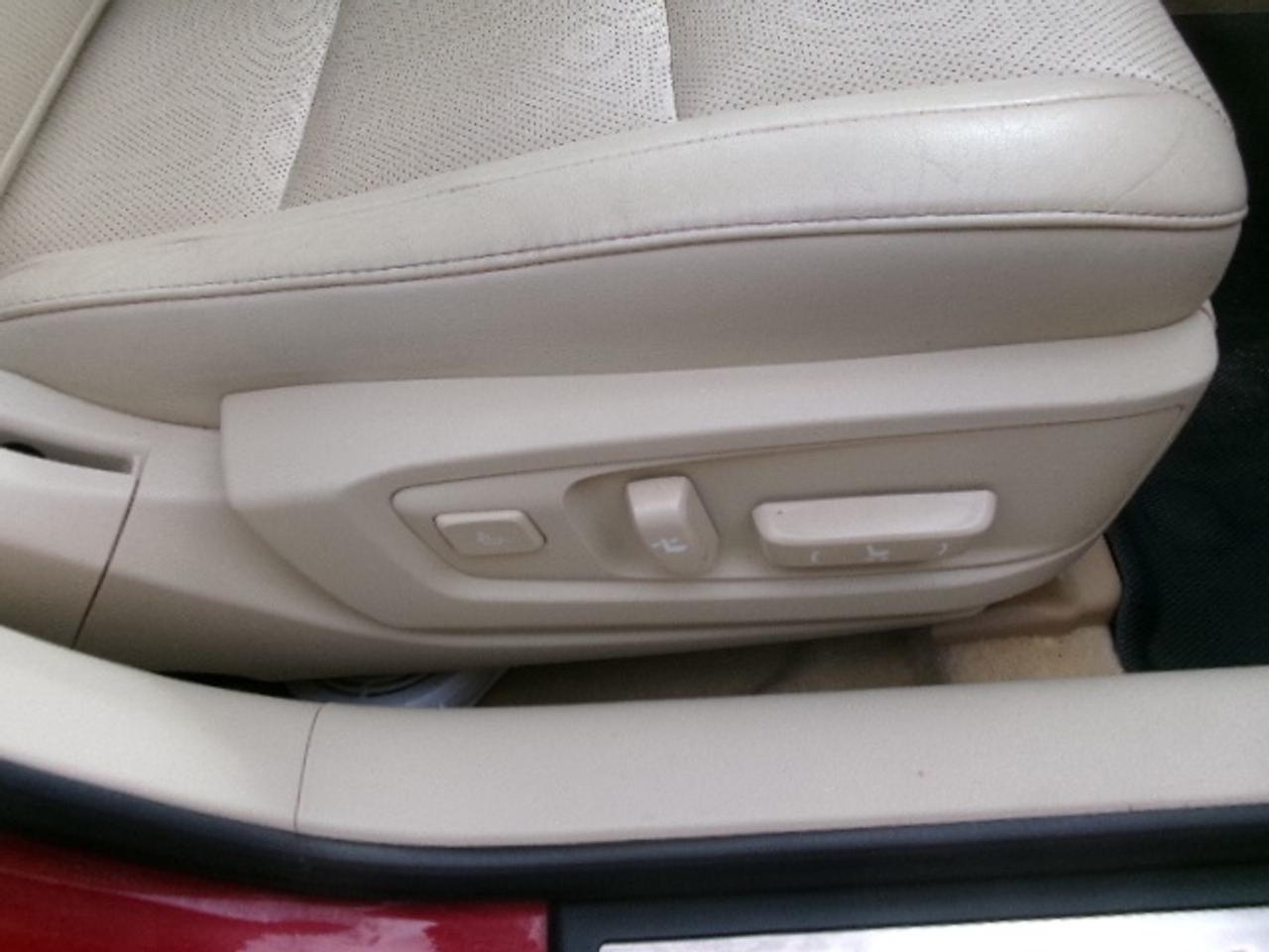 2013 Lexus ES Base Photo