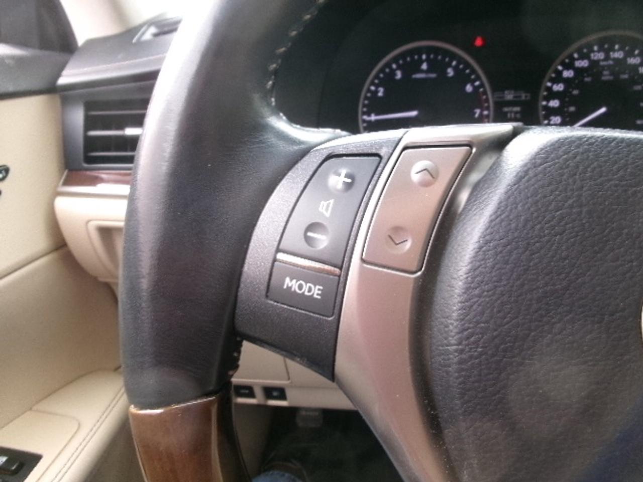 2013 Lexus ES Base Photo