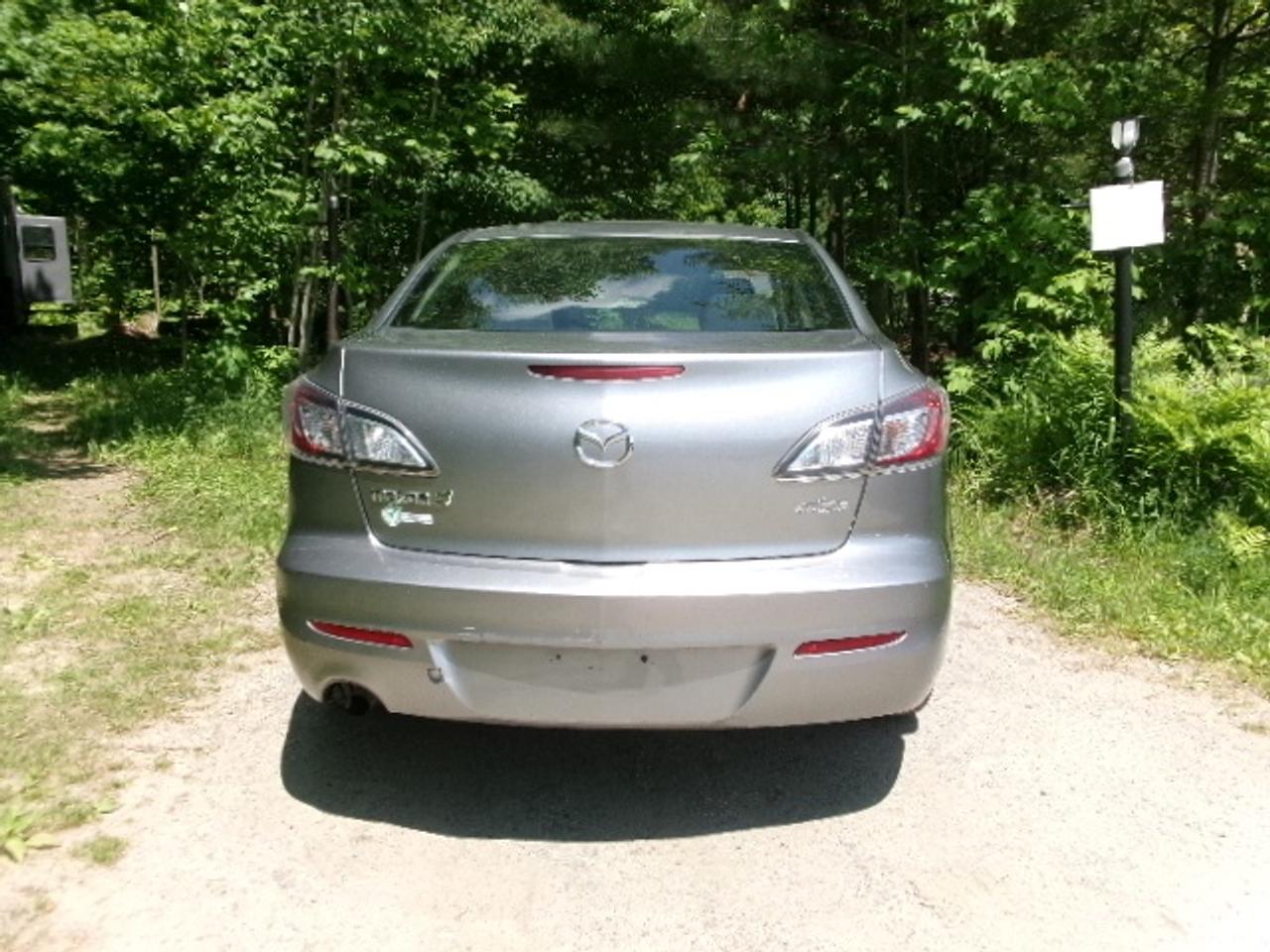 2013 Mazda MAZDA3 I Sport Photo