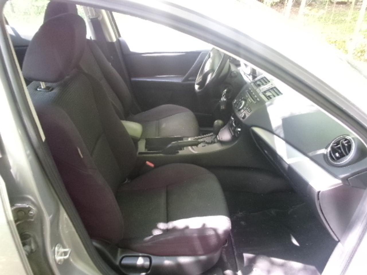 2013 Mazda MAZDA3 I Sport Photo