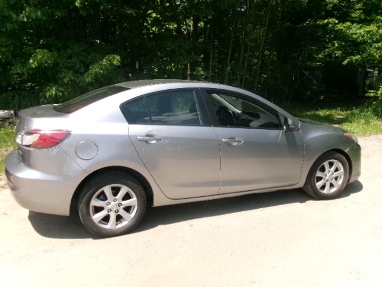 2013 Mazda MAZDA3 I Sport Photo