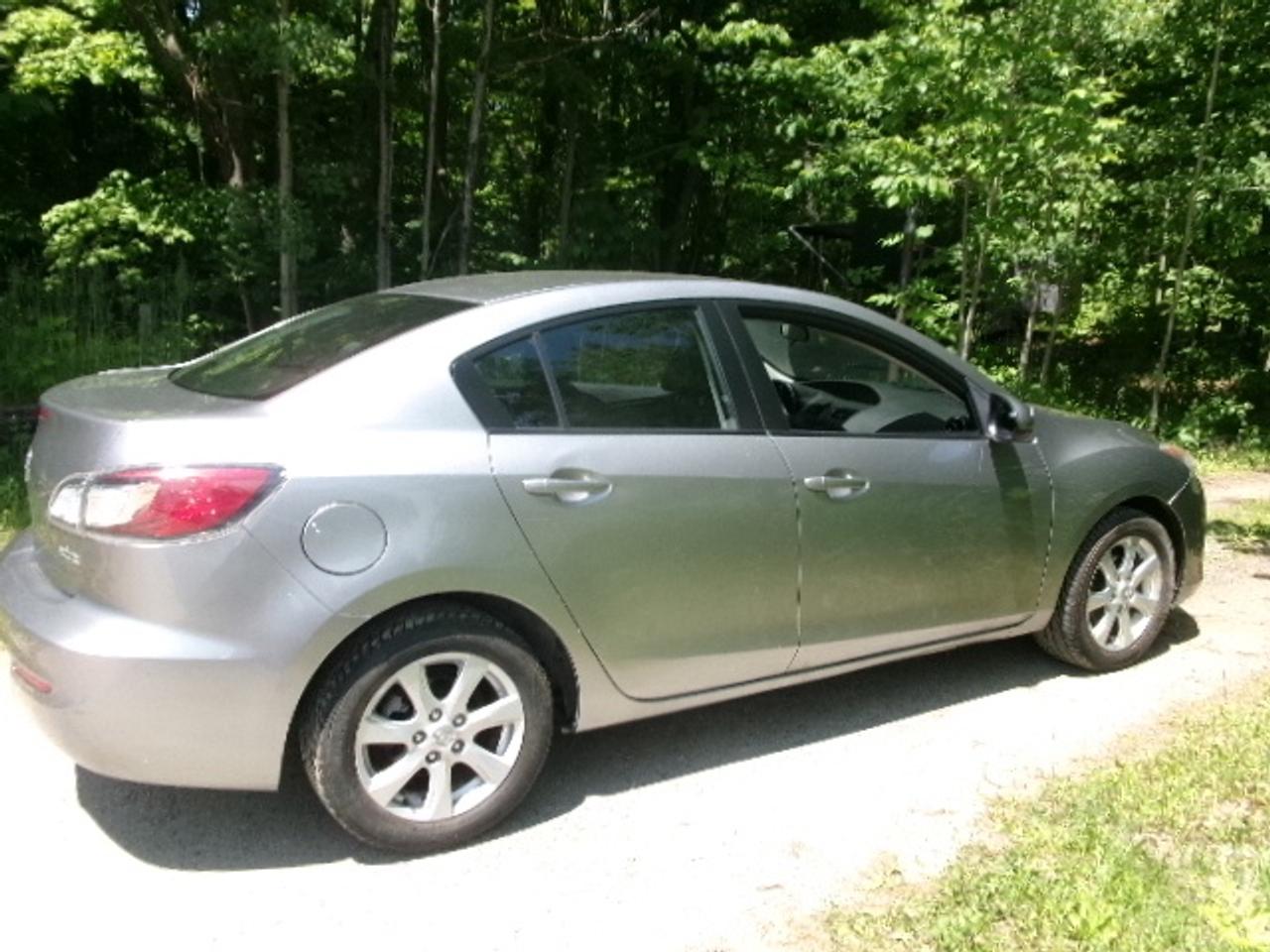 2013 Mazda MAZDA3 I Sport Photo