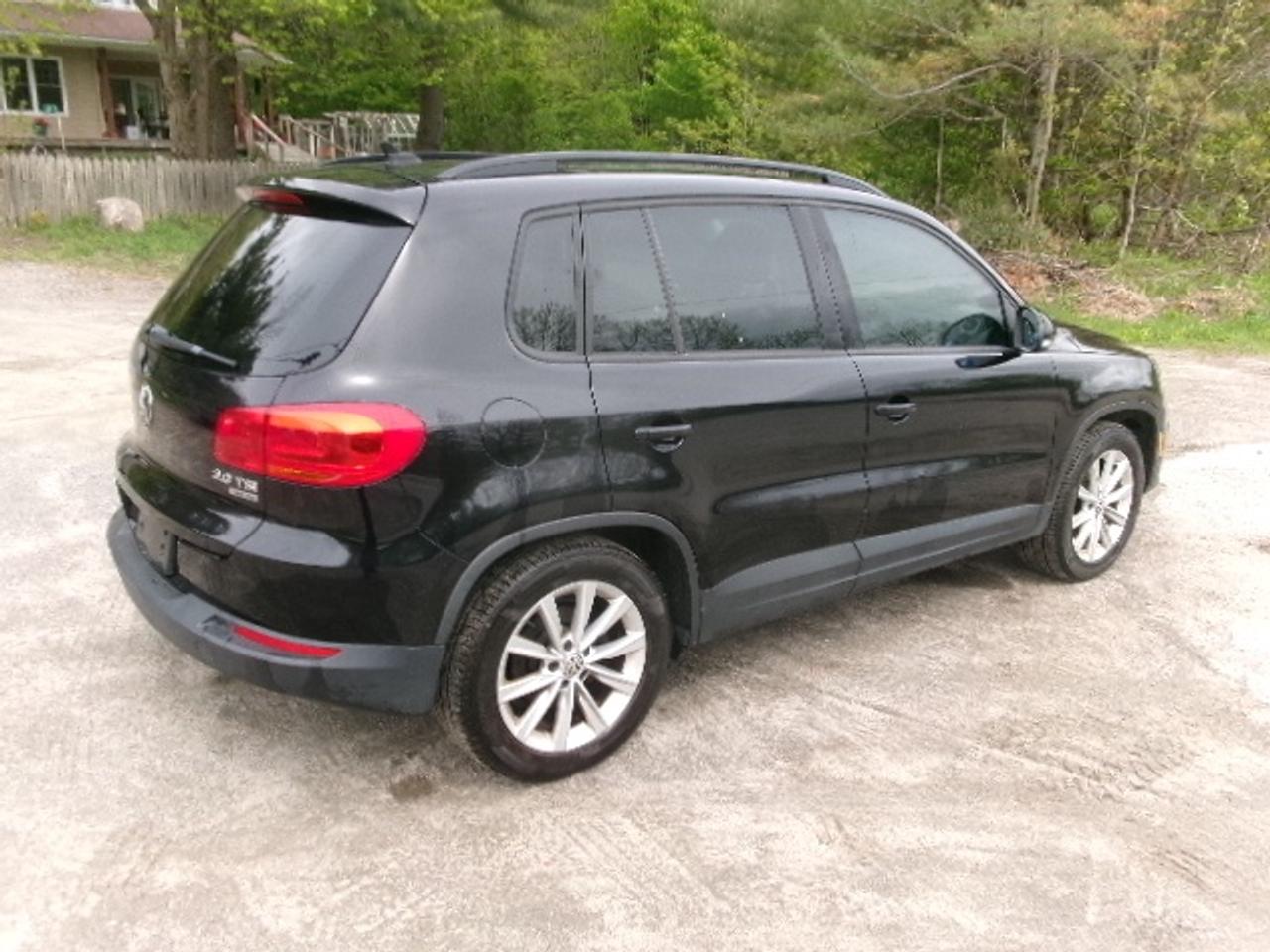 2012 Volkswagen Tiguan S Photo