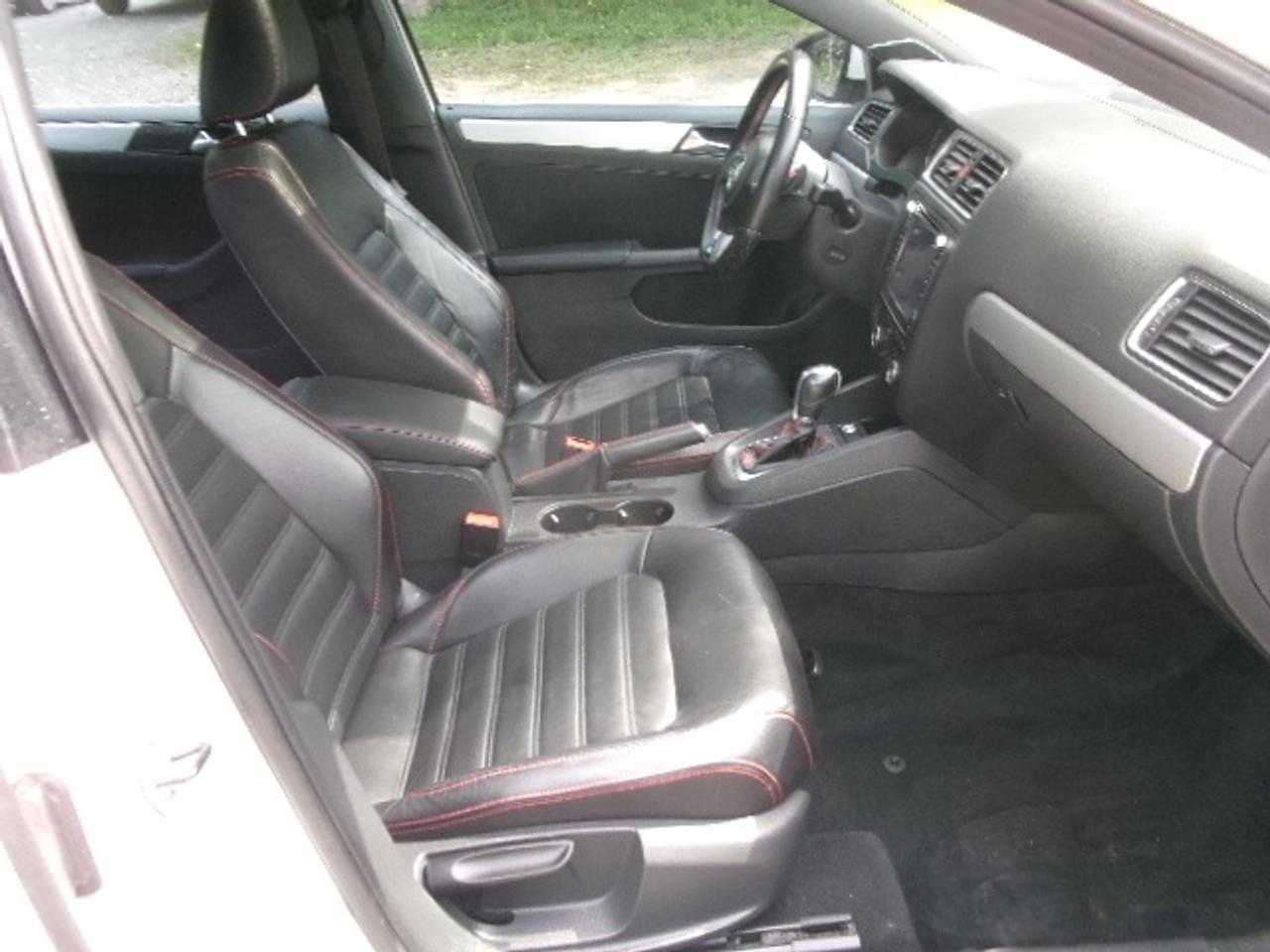 2012 Volkswagen Jetta GLI Photo