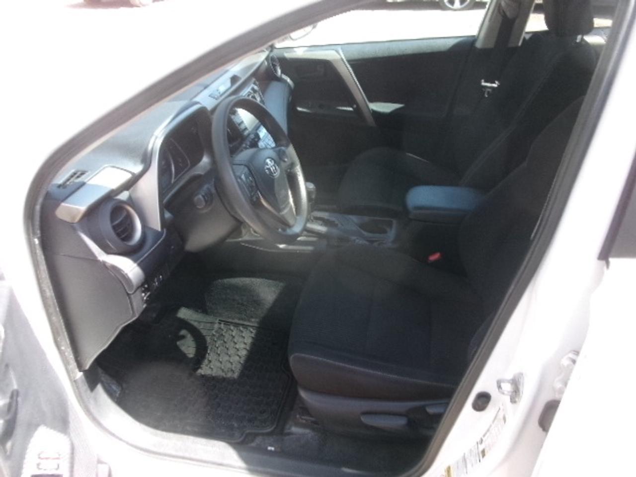 2013 Toyota RAV4 XLE Photo