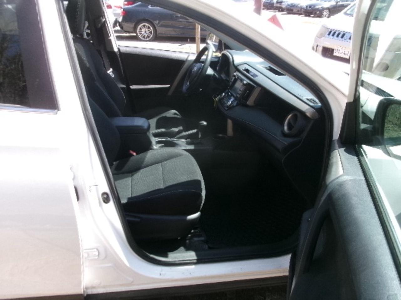 2013 Toyota RAV4 XLE Photo