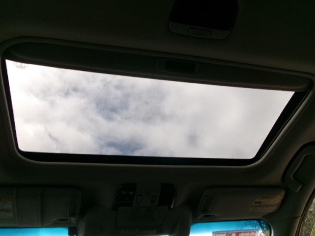 2013 Subaru Legacy 3.6R Limited Photo4