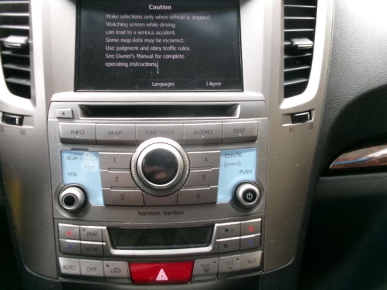 2013 Subaru Legacy 3.6R Limited Photo2