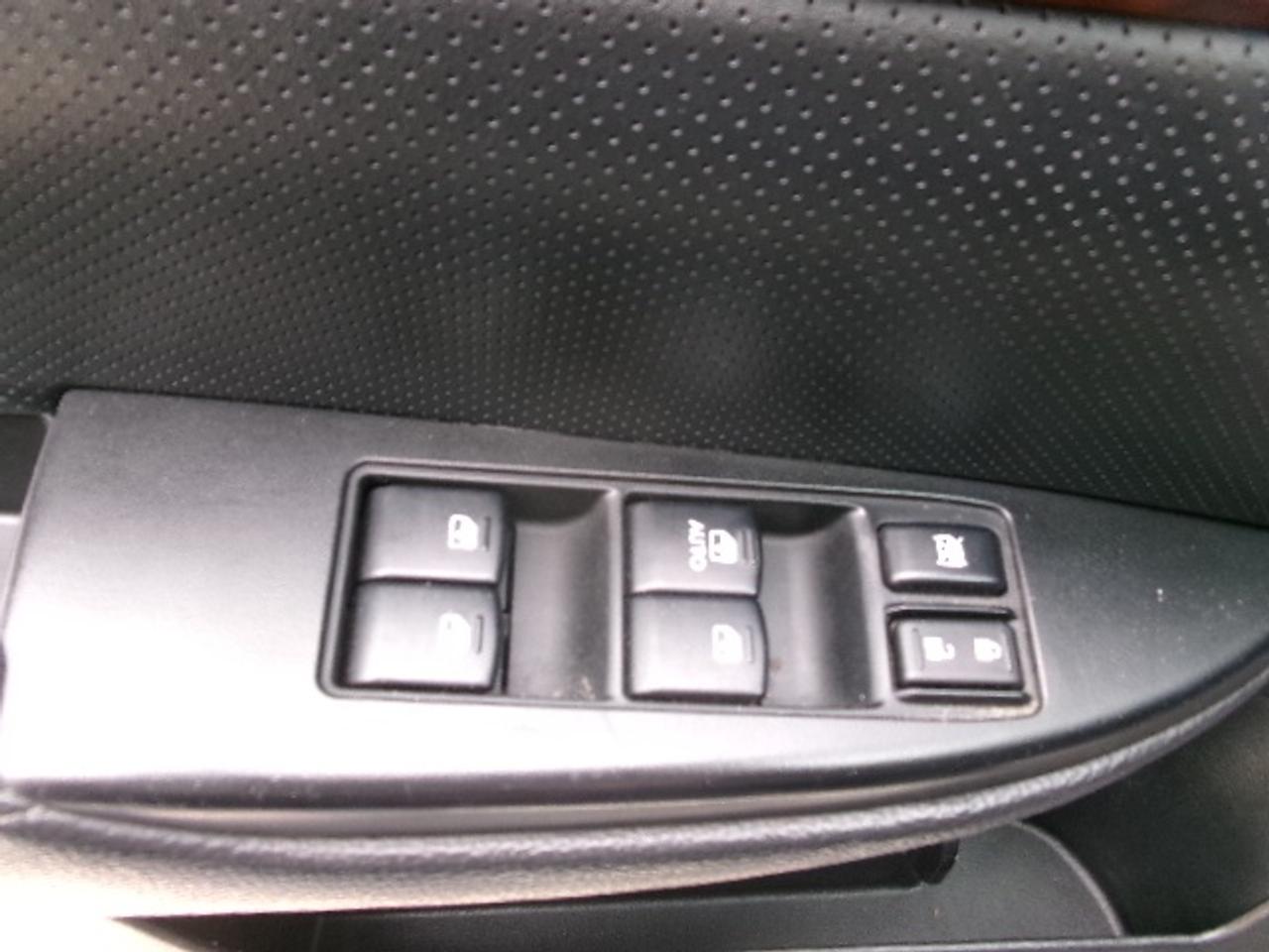 2013 Subaru Legacy 3.6R Limited Photo