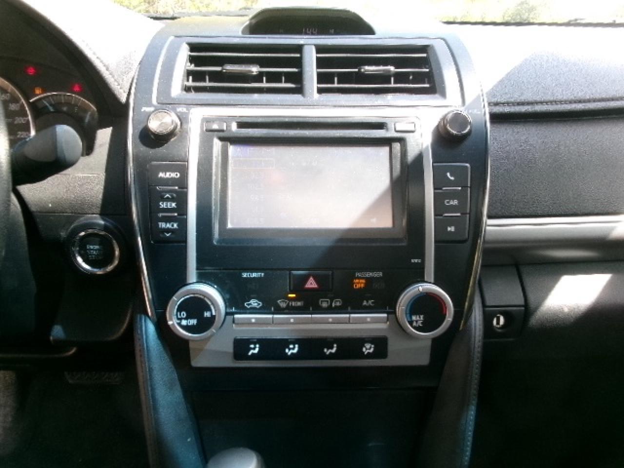 2012 Toyota Camry SE Photo