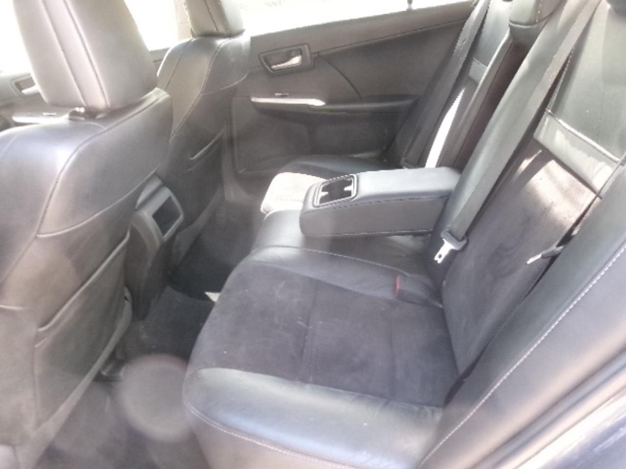 2012 Toyota Camry SE Photo