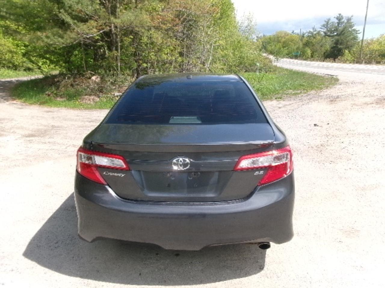 2012 Toyota Camry SE Photo
