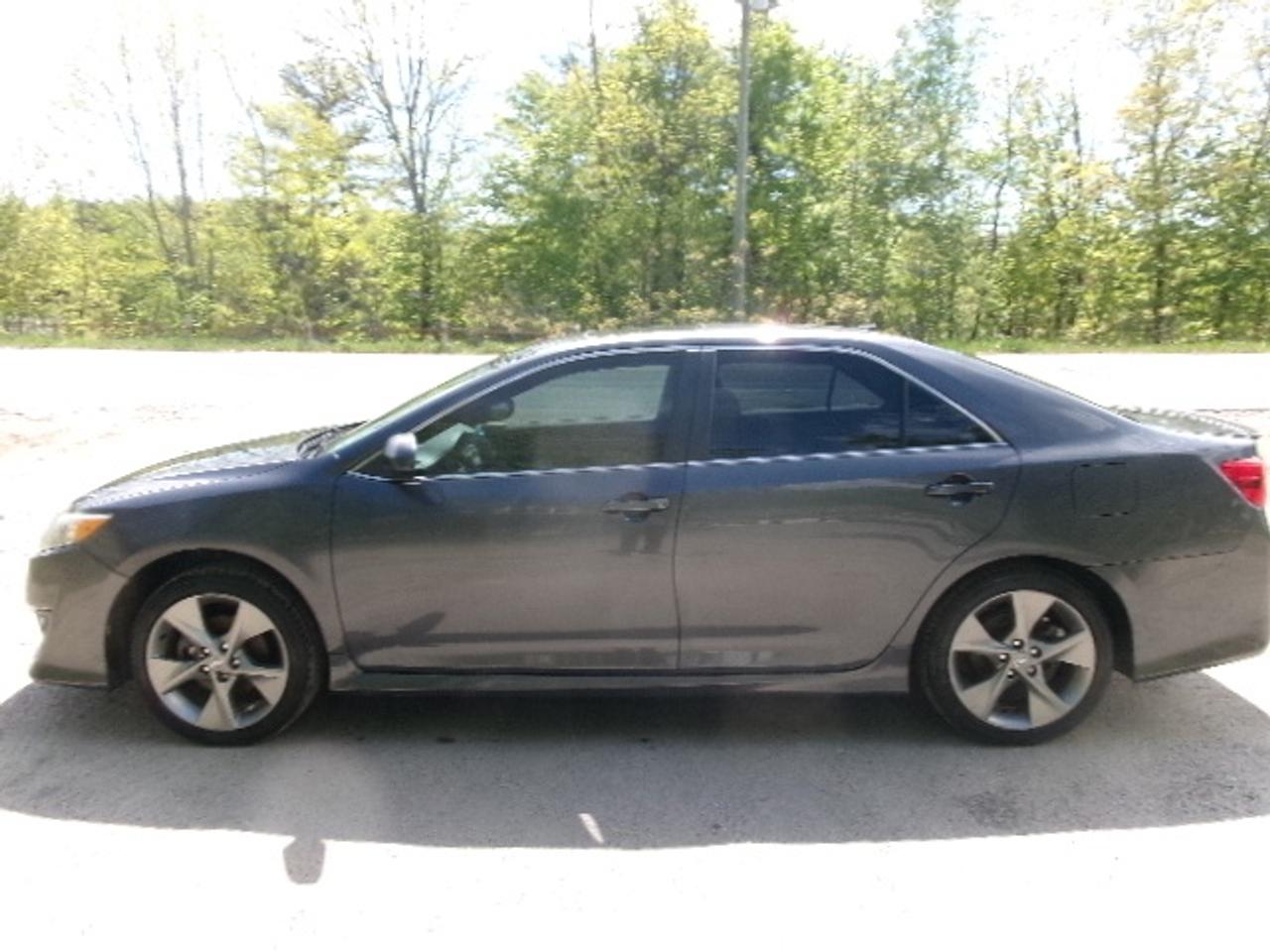 2012 Toyota Camry SE Photo