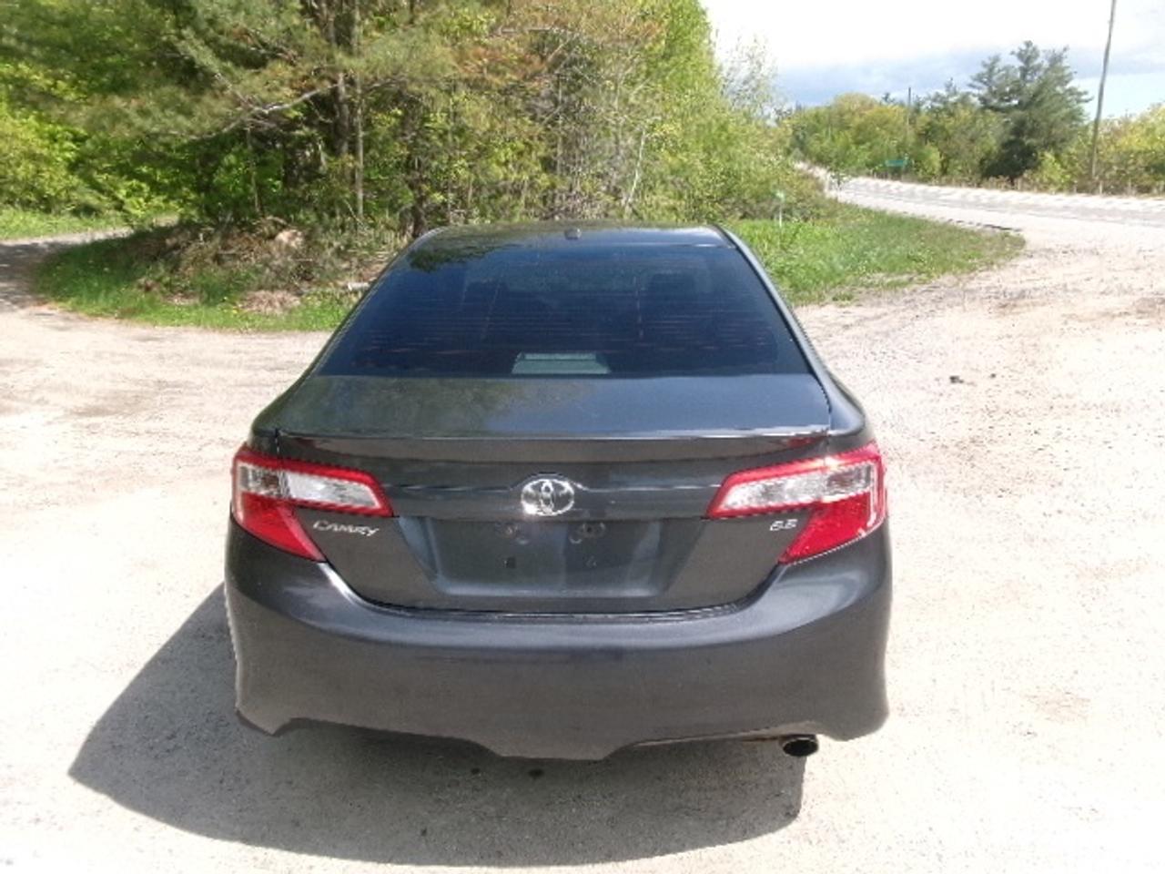 2012 Toyota Camry SE Photo
