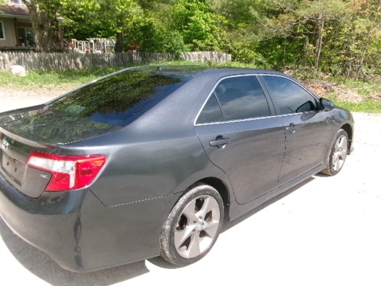 2012 Toyota Camry SE Photo