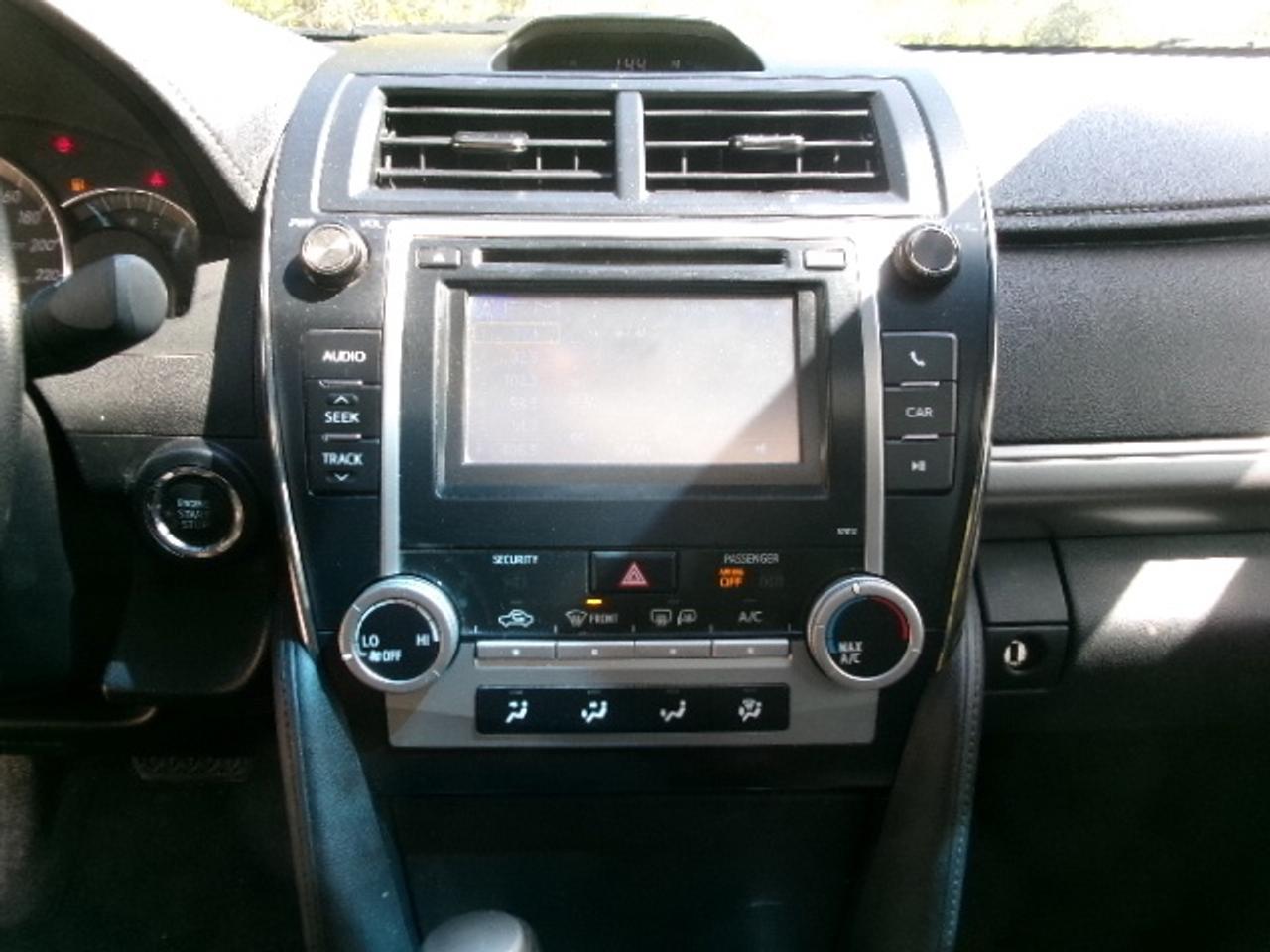 2012 Toyota Camry SE Photo