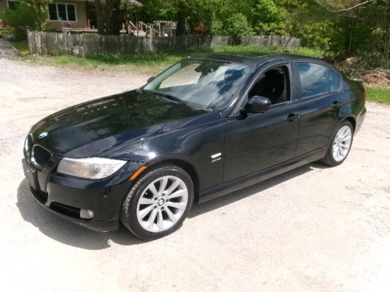 2011 BMW 3-Series 328i xDrive Photo0