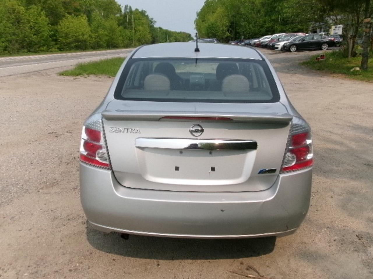 2012 Nissan Sentra 2.0 SR Photo