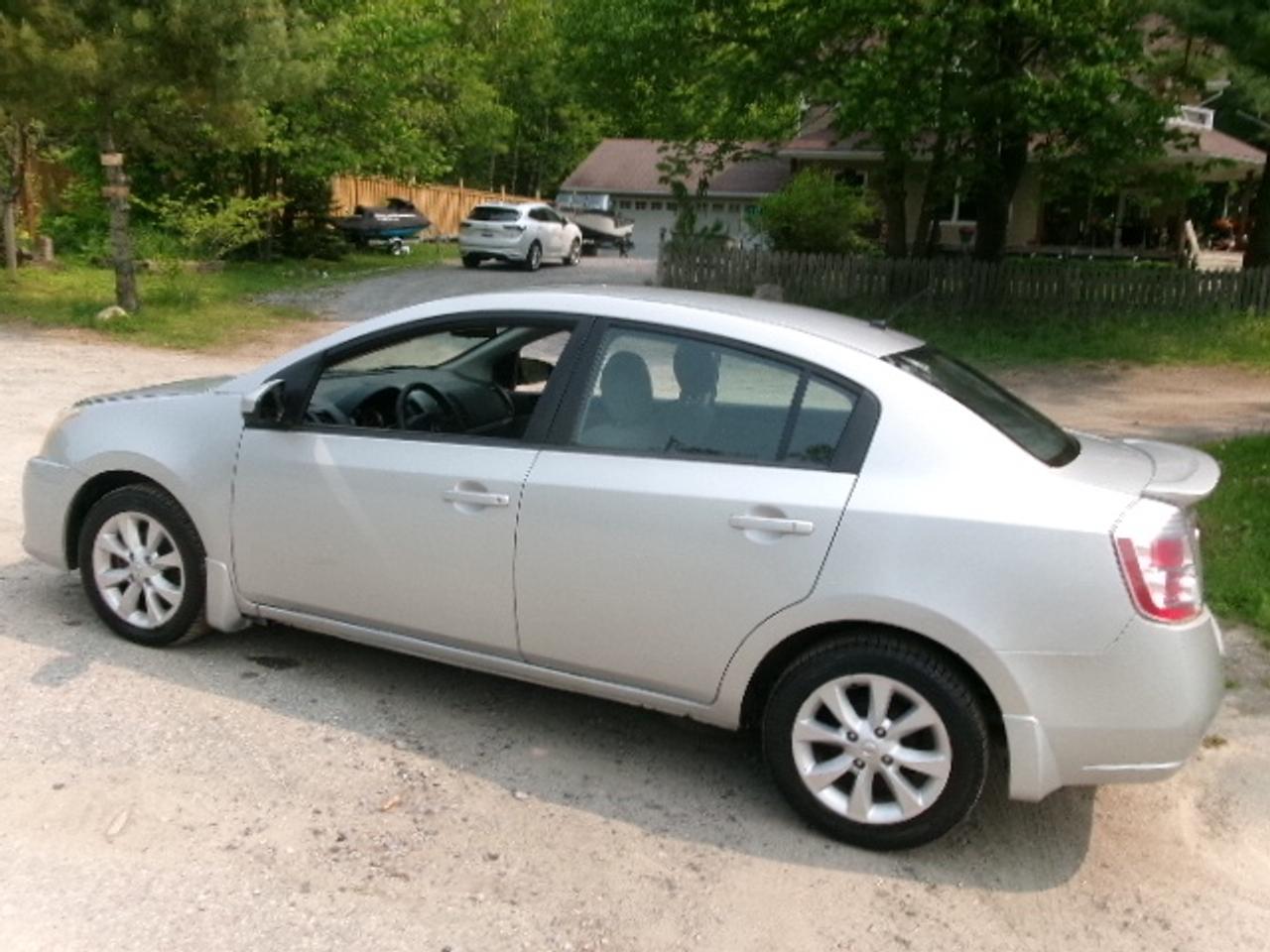 2012 Nissan Sentra 2.0 SR Photo