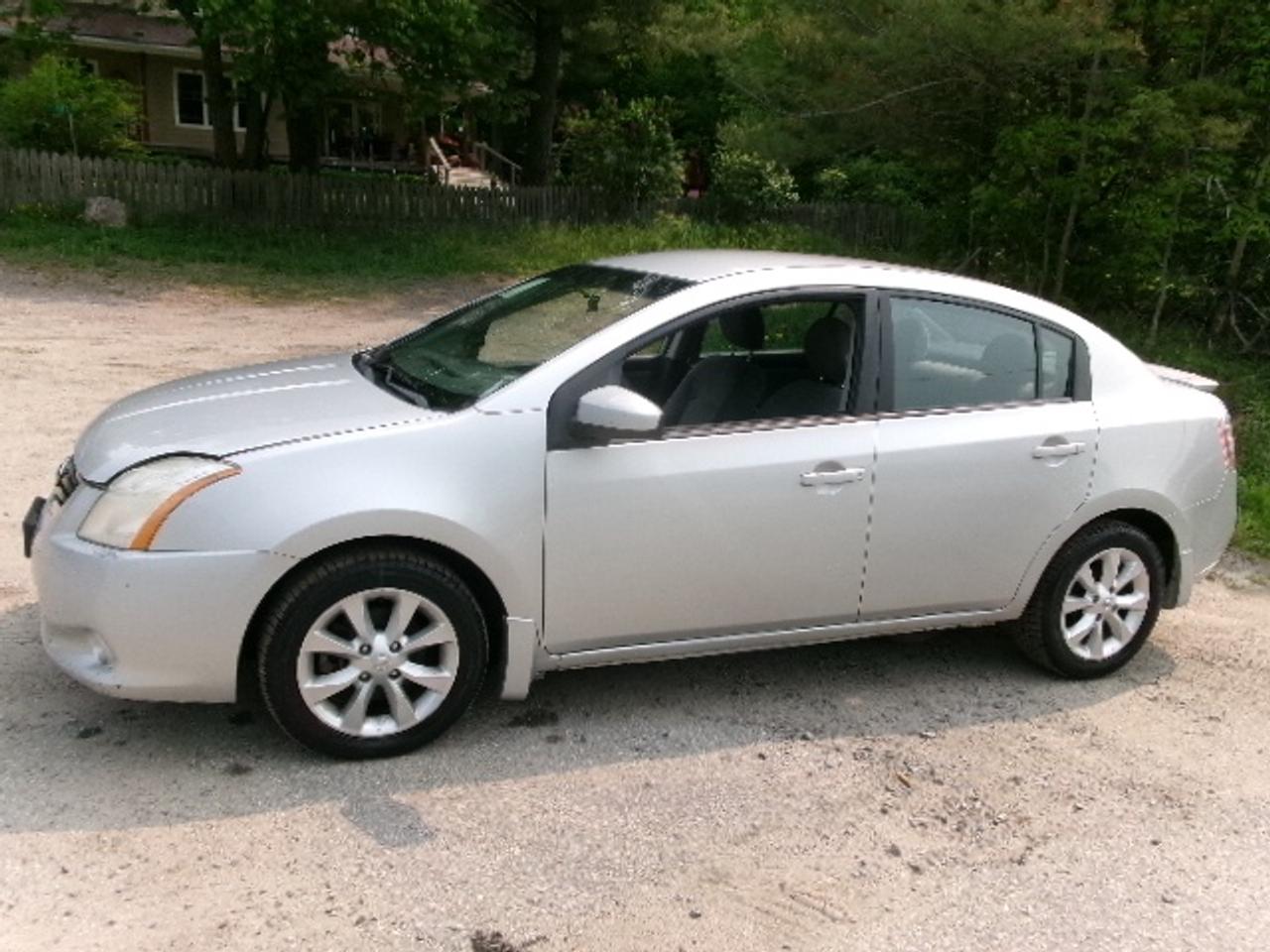 2012 Nissan Sentra 2.0 SR Photo