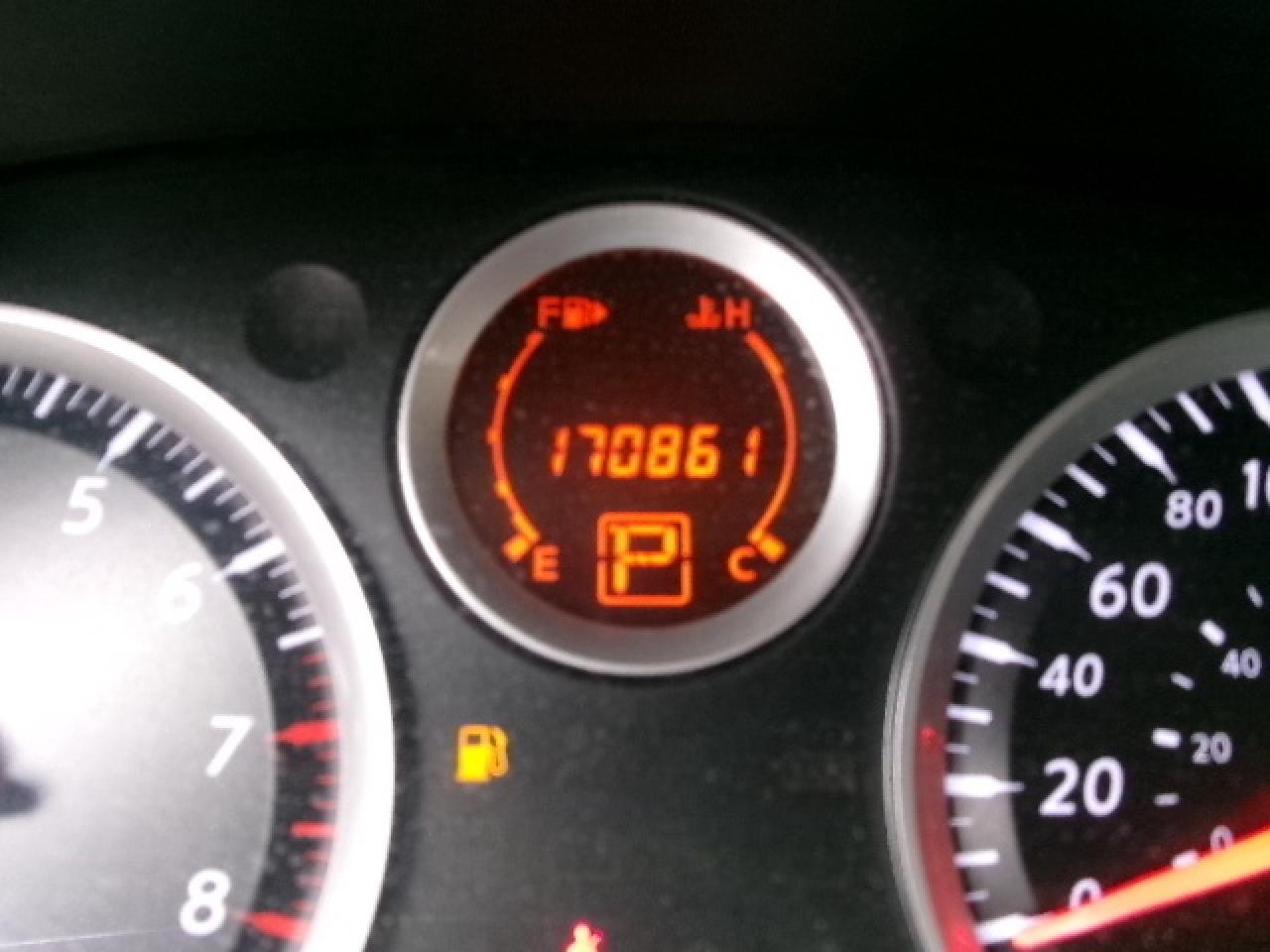 2012 Nissan Sentra 2.0 SR Photo