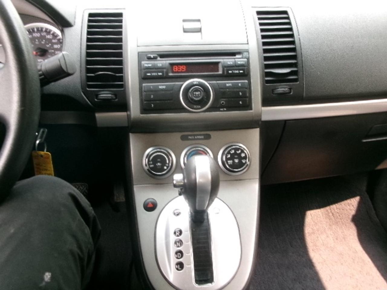 2012 Nissan Sentra 2.0 SR Photo