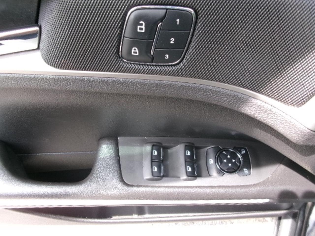 2013 Lincoln MKZ  Photo