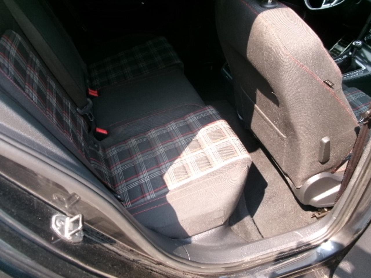 2015 Volkswagen Golf GTI Autobahn Photo