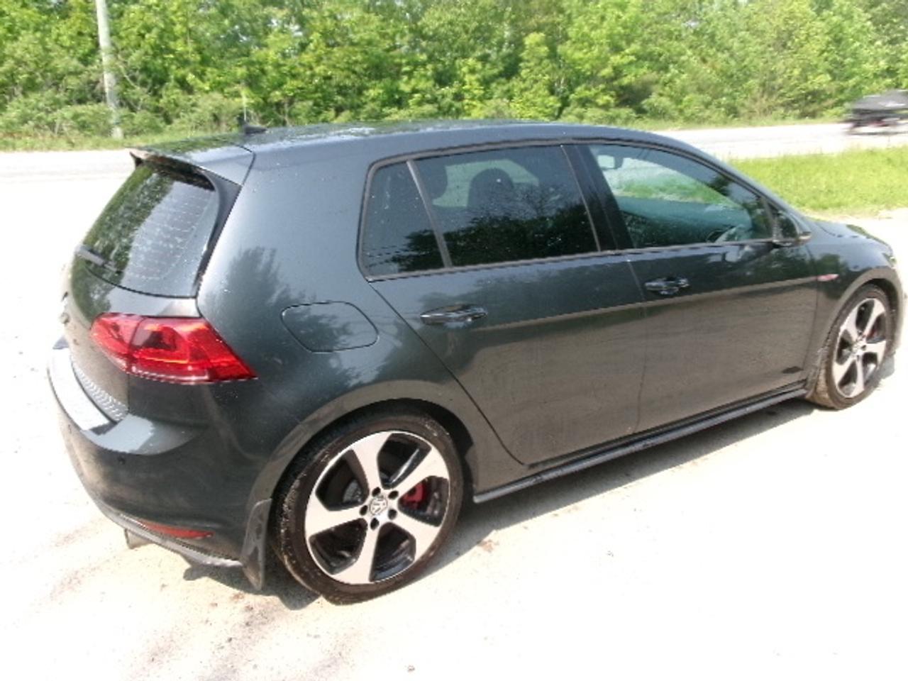 2015 Volkswagen Golf GTI Autobahn Photo