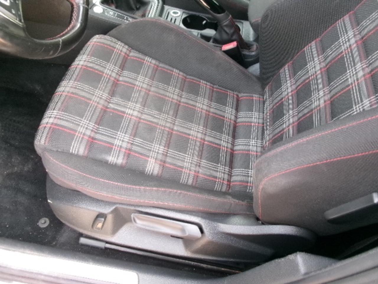 2015 Volkswagen Golf GTI Autobahn Photo